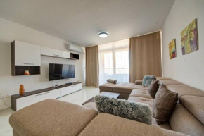 Lavish 3BRM apartment in St Pauls Bay close to the sea
